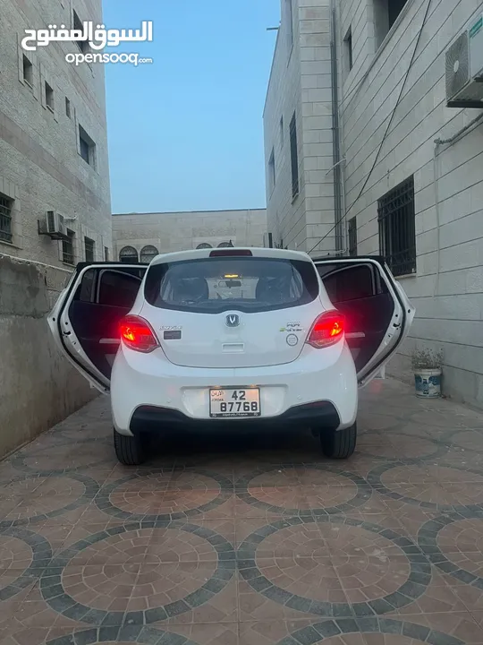 شانجان اي ستار ميد لون ابيض موديل 2023 بحالة الوكالة