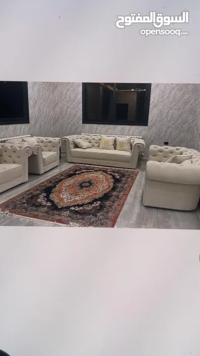 كنب ماركة جوتشي للبيع بسعر مغري جداً