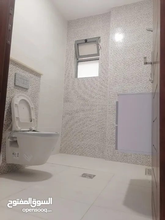 شقه ارضيه للبيع في خلدا مع ترس و مدخل خاص