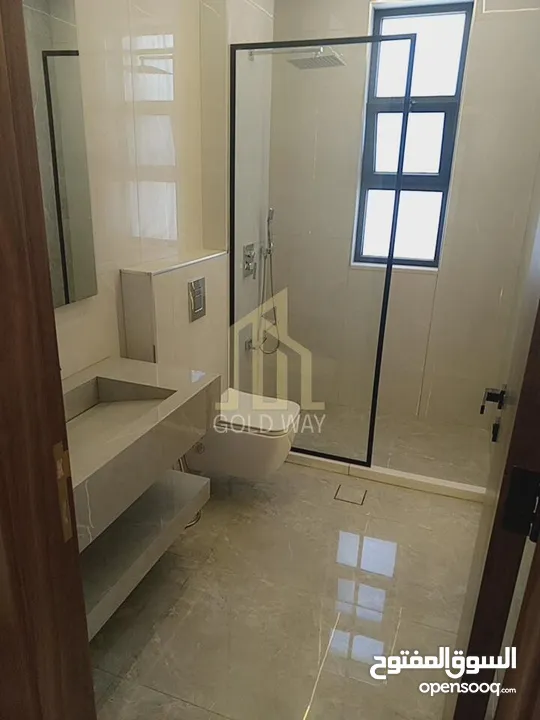 شقة مميزة للبيع طابق أول 290م في أجمل مناطق دير غبار/ ref 7012