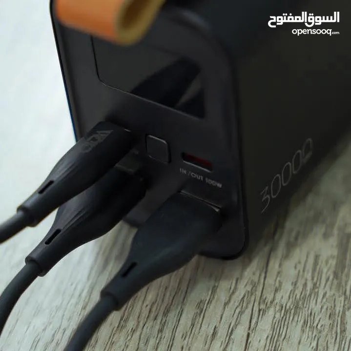 باور بنك عملاق بتقنية الصلب