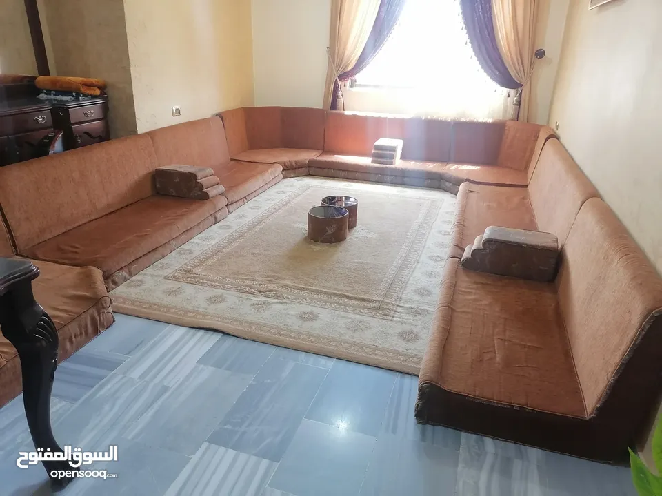 مجلس عربي كبير سعودي 16 مقعد  للبيع