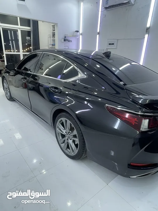 عاجل للبيع لظروف السفر Lexus es350 F-sport -عليها جلاد حماية كامل وفول سيرفس