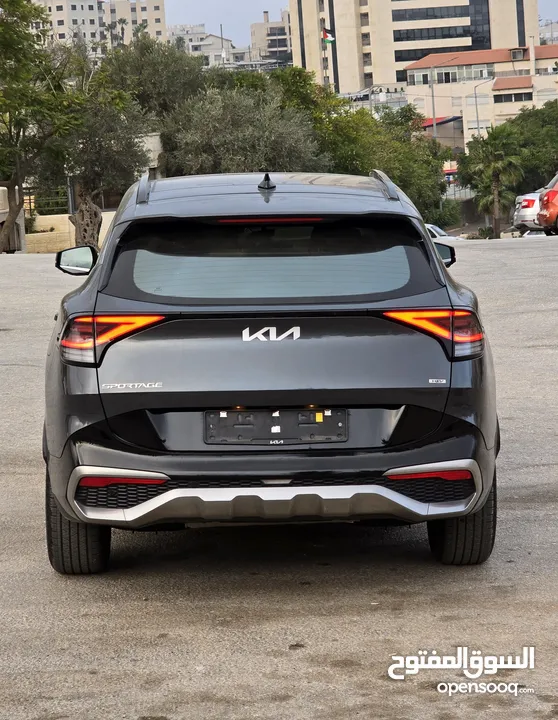 كيا سبورتاج هايبرد 2023 - فل كامل مع بانوراما - غرفة مميزه - عداد قليل اصلي - إمكانية التقسيط.