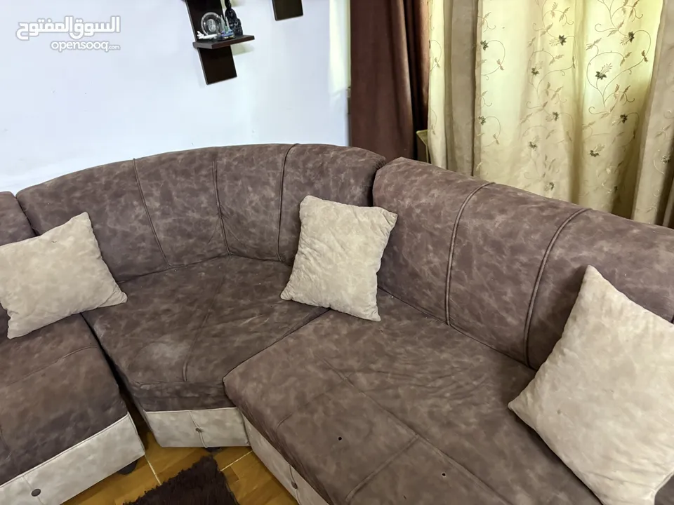مجلس حرف U 12 مقعد