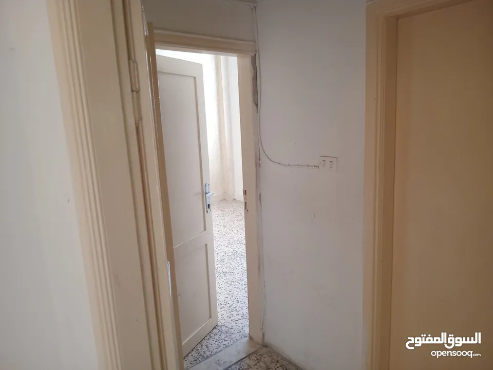 شقه لايجار طابق اول