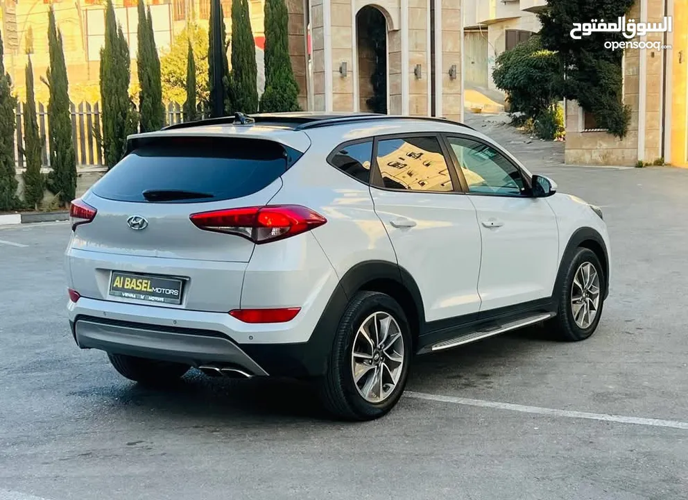 هيونداي توسان. ماتور 2000 موديل 2017 ديزل دفع امامي بالرخصة فول مع بانوراما يحط البركة لصاحب النصيب