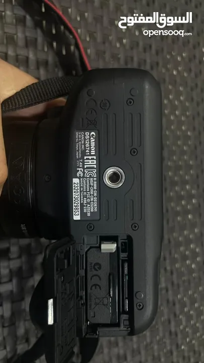 Canon  EOS T7 (2000d)كاميرا  للبيع مع عدستين واكسسوارات كامله
