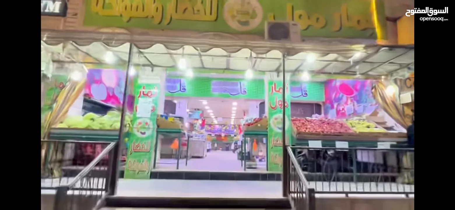 ثلاث محلات تجاريه ومخازن علي شارع 36 التجاري الزرقاء الجديدة في افضل موقع في الشارع