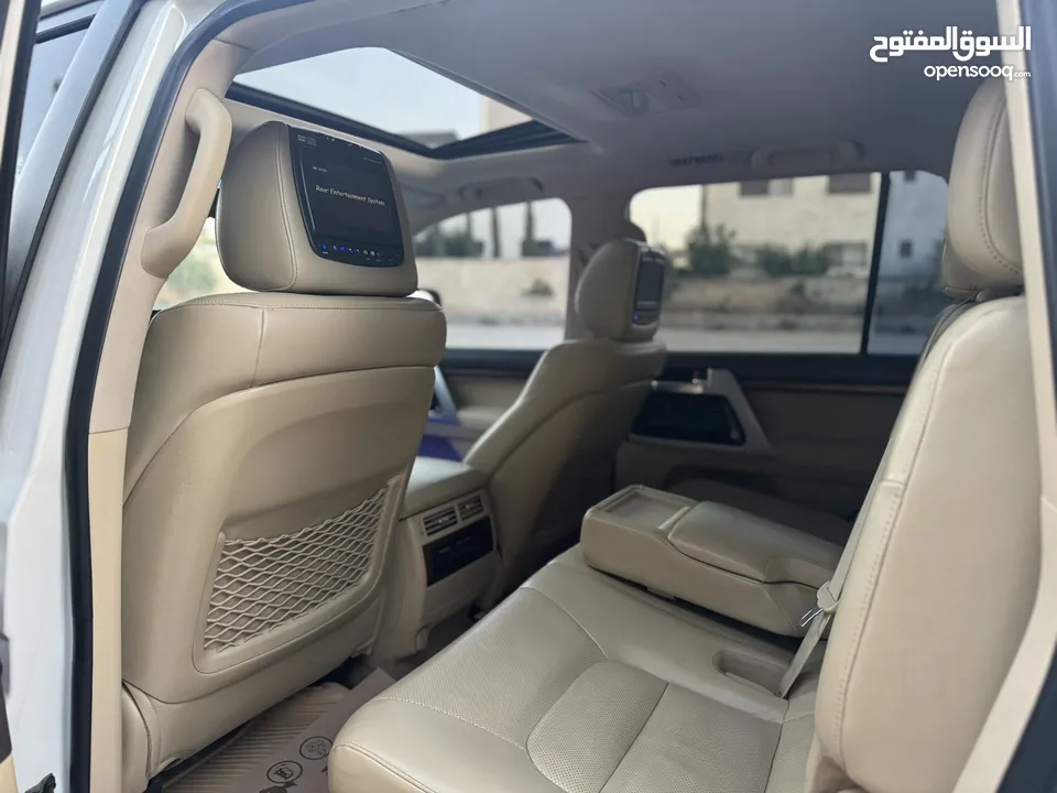 Toyota Land Cruiser 2016 Gx-r 5700CC V8 بحالة الوكالة الفحص: 7 جيد بدون ملاحظات