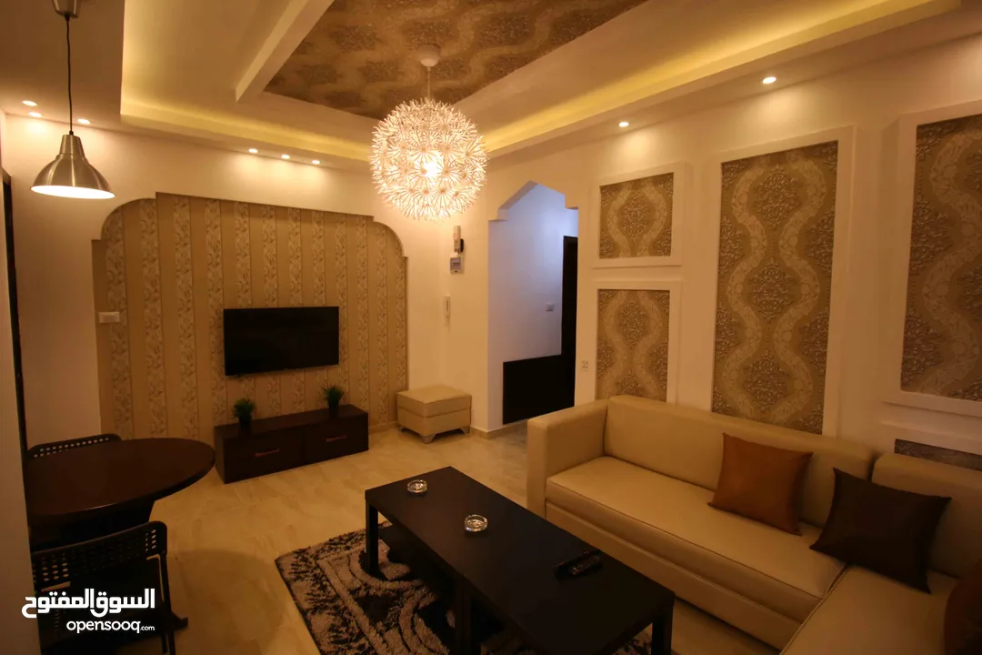 شقة مفروشة للايجار قرب قصر الاميرة بسمة و اطلالة ابو نصير الشهيرة