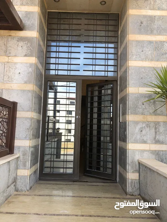 شقة فاخرة للبيع في اجمل مناطق البيادر ابو السوس