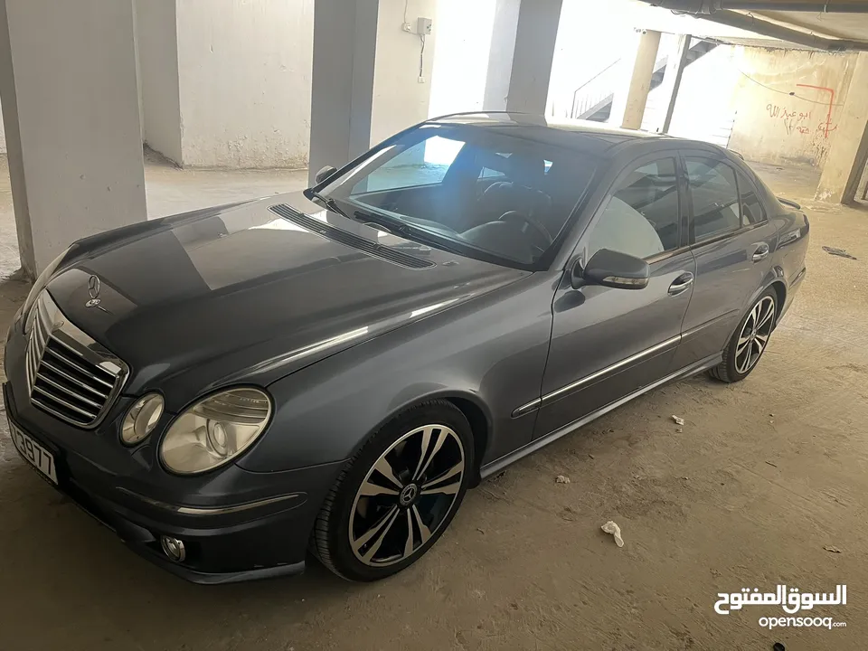 للبيع مرسيدس E200 ( افنجارد ) وارد شركة غرغور