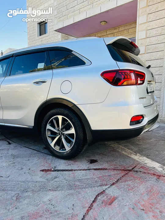 كيا سيورينتو ترخيص 2108 دهان شركه بالكامل  دفع رباعي 4x4
