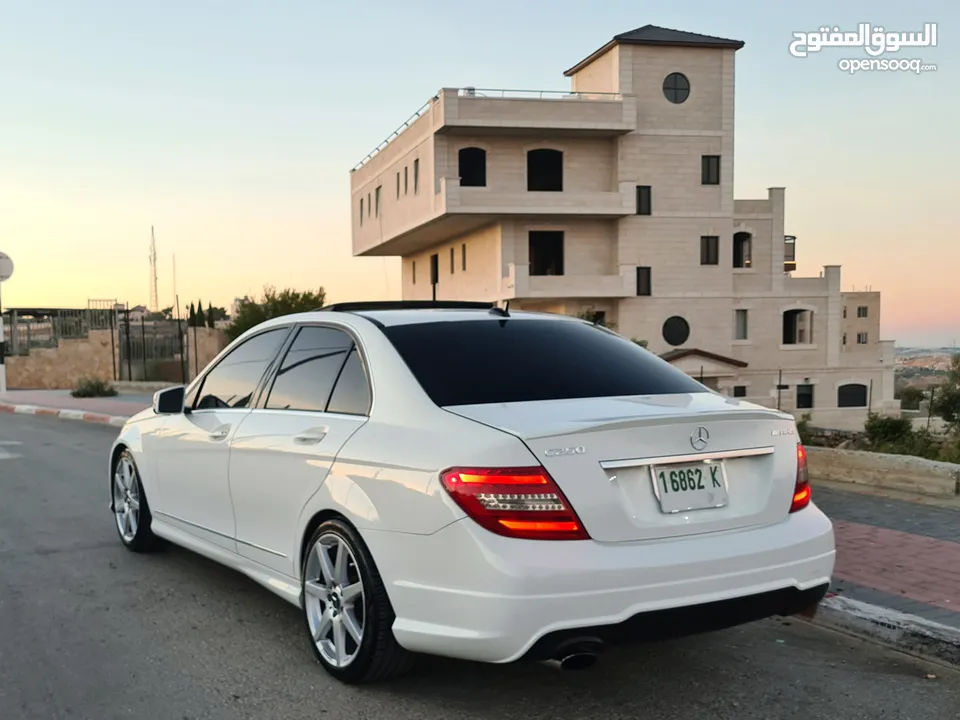 Mercedes C250 / AMG موديل 2015 فل الفل الإضافات  عداد 77000 / بحالة الوكالة  أصل AMG فل إضافات
