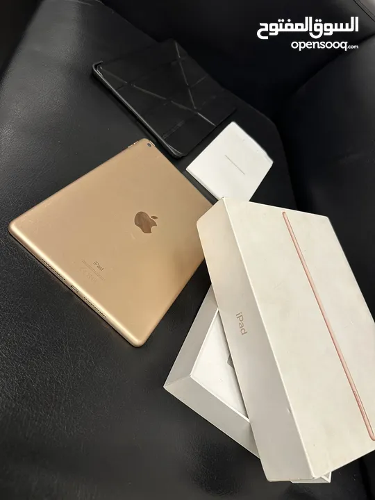 iPad 8 (gold)