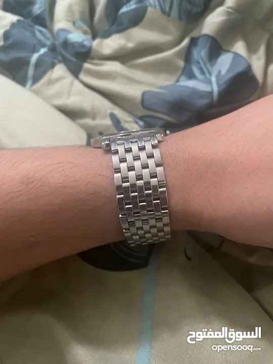 ساعه فيليب موريس  سويسري اصلي للبيع بسعر مغررررري.