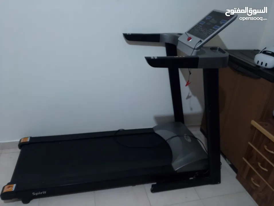 جهاز ركض تريدمل نوع spirit fitness