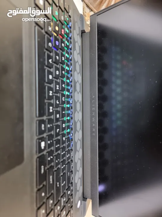 للبيع بسعر مغري ALIENWARE M18 R2