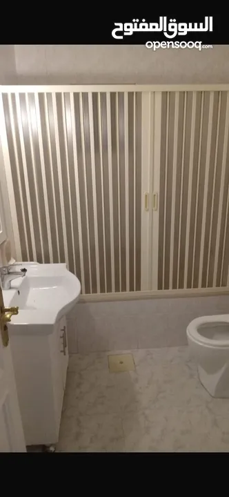 شقة فارغة للإيجار في ام اذينة - ref : 14555