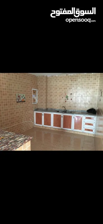 شقه فارغه للايجار خلف الضمان الاجتماعي بالقرب من سكن الطالبه الجامعيه شارع الجامعه الطابق الرابع