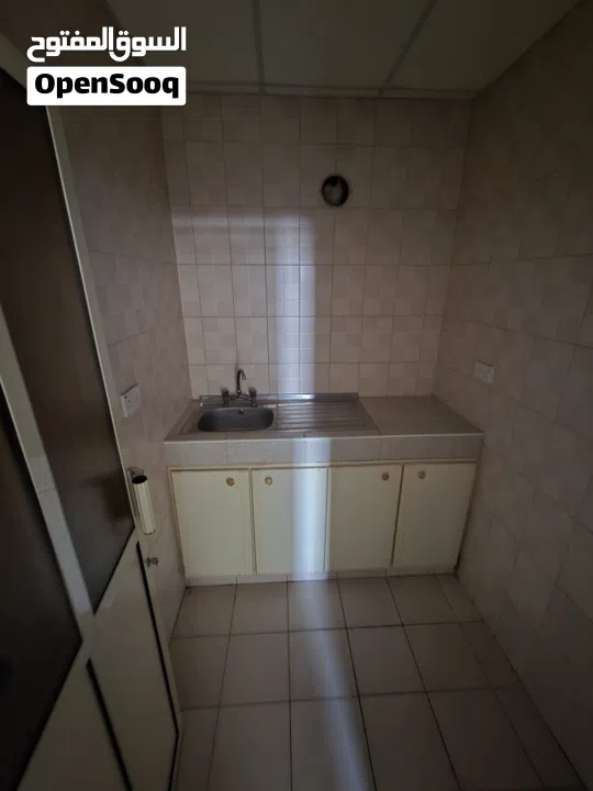 Show Room For Rent -Salmabad Near  Main Road Building And Ama University