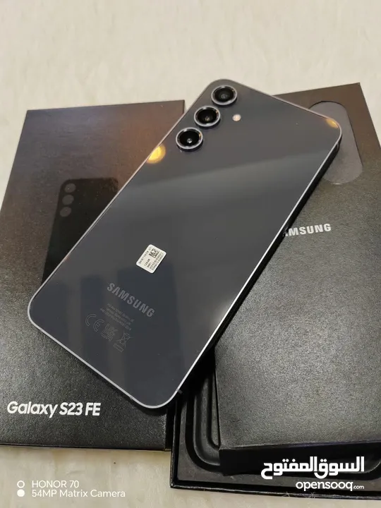 مستعمل اخو الجديد Samsung S23 FE 5G رام 16 جيجا 128 أغراضة والكرتونه الأصلية متوفر توصيل