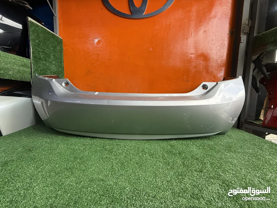 صدام خلفي تويوتا بريوس 2010-2015  اصلي مستعمل بحالة جيده موضوح بصور  Toyota Prius 2010-2015