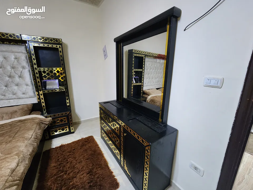 غرفة نوم خشب لاتيه بحالة الوكالة بسعر لقطة