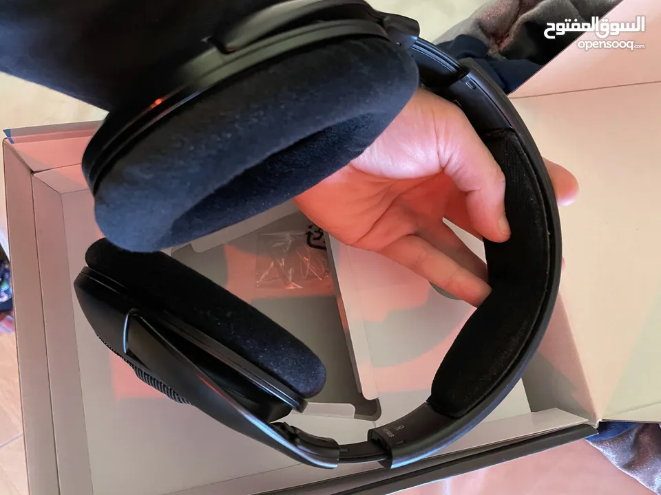 Sennheiser HD560s Analytical Analog Headphones