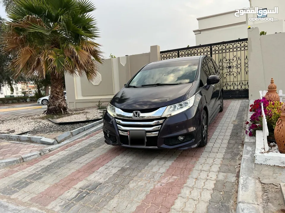 Honda odyssey I-vtec full option   موديل 2016 خليجي GCC  (( بدون صبغ / صبغ الوكاله ))