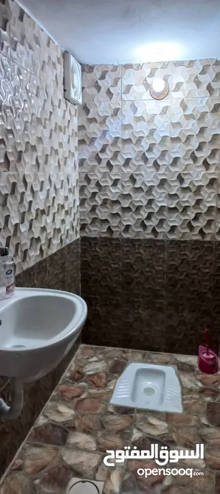 بيت للبيع.