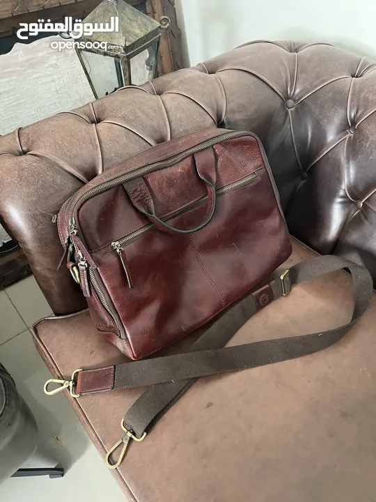 شنتة جلد بوجاتي أصلية