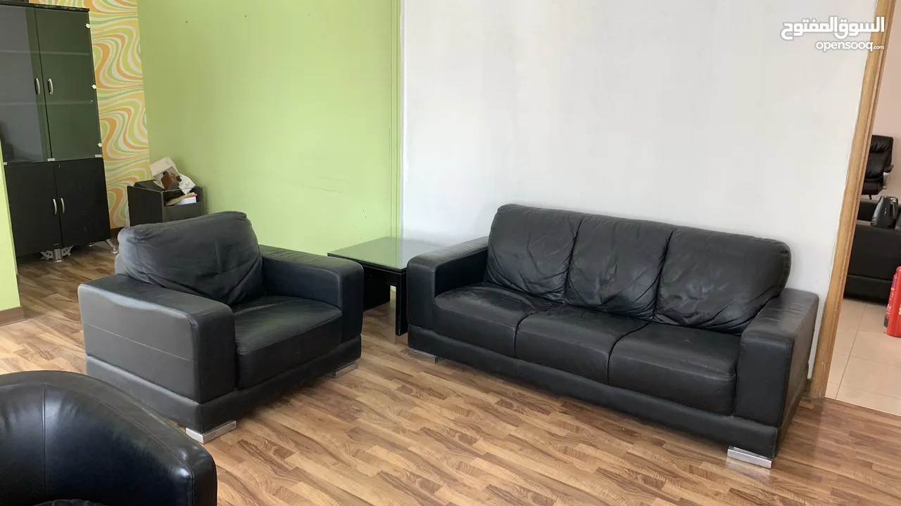 للبيع كنب جلد اسود صفاة الغانم for sale black  leather sofas