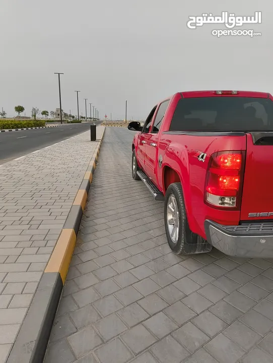 GMC SIERRA 4-DOOR 2009