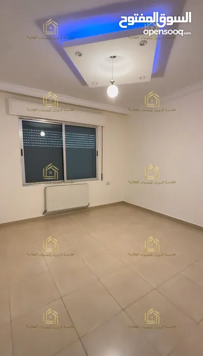 شقة سوبر ديلوكس - خلدا - 4نوم 2ماستر - 220م داخلي - ترسات واسعة 250م -