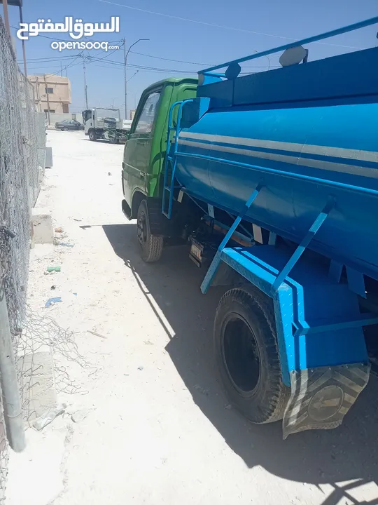 تنك ماء تويوتا 3 متر مديل 81 شصي خالي شعور كوشوك نضيف مرخص لشهر 20/1/2026 ماتور 13b احمر بيان