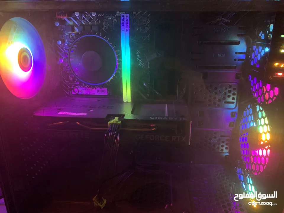 استعمال 7 اشهر فقط Pc شبه جديد و كل الموجد جديد ولا يوجد خلال في الجهاز