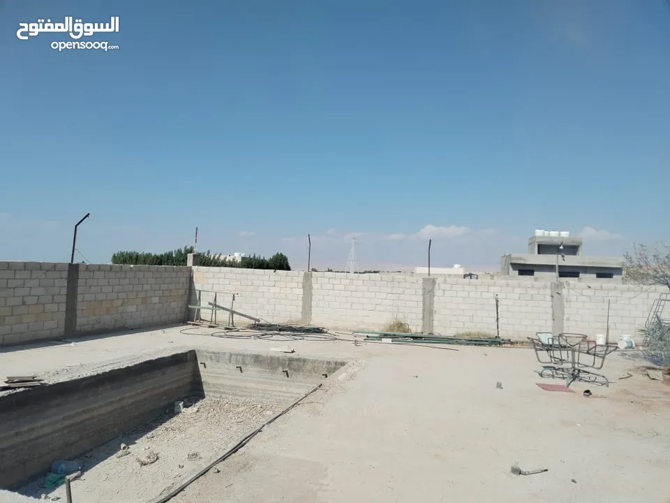 مزرعه شالية في منطقه سويمة قرب بحر الميت