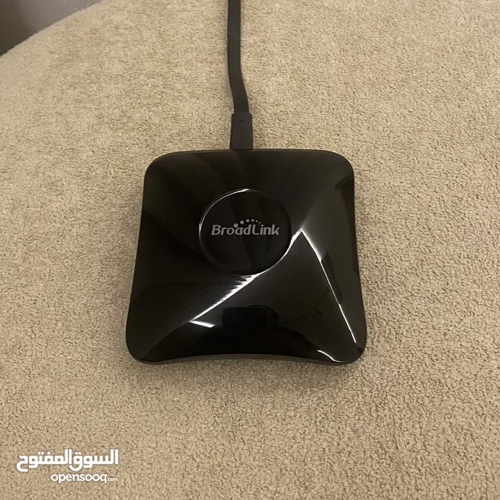 جهاز تحكم بأجهزة الريموت عبر التلفون و الانترنت  Broadlink RM4 Pro