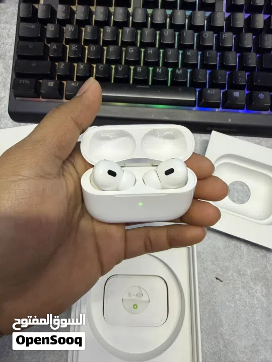 Apple AirPods Pro (2nd generation)  Noise cancellation very good condition