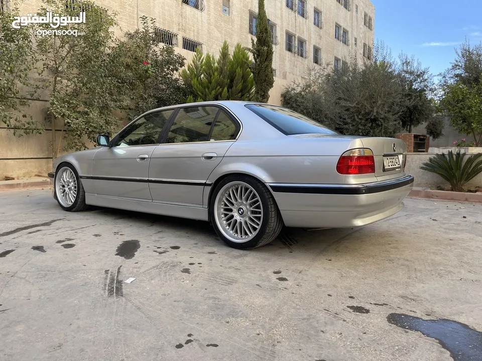 Bmw 740 model 2001