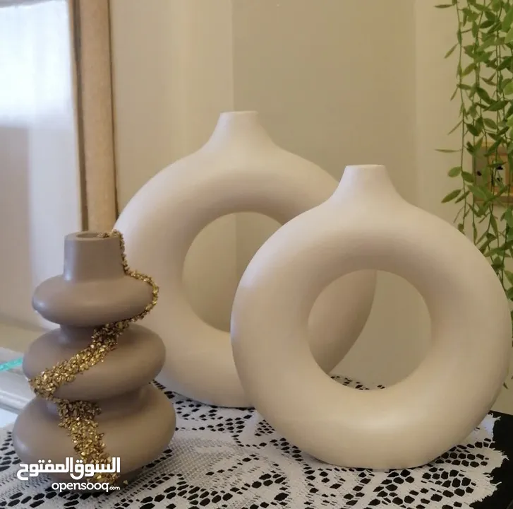 السلام عليكم  لأصحاب المحلات متوفر أطقم جبس متل الي بالصورة ... طقم 3 قطع الدزينة ب 4.50 دنانير مغلف