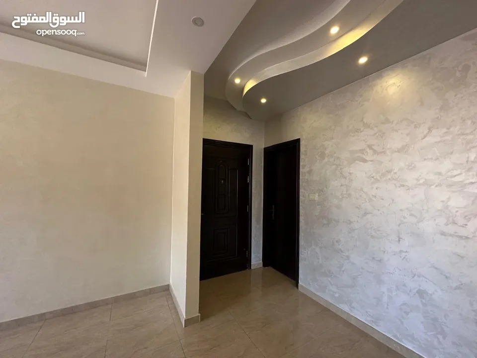 شقة طابقية للبيع في أجمل مناطق ابو علندا
