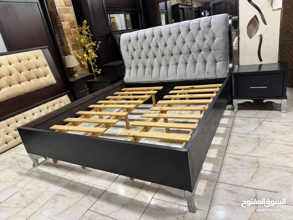 غرفة نوم ماستر   فاخره و فخمه جداً خشب لاتيه 18 ملبسه بلوط استعمال بسيط بحال الوكاله
