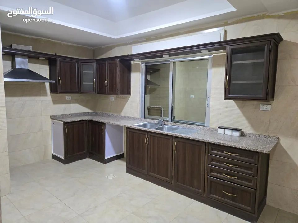 شقة للإيجار دير غبار
