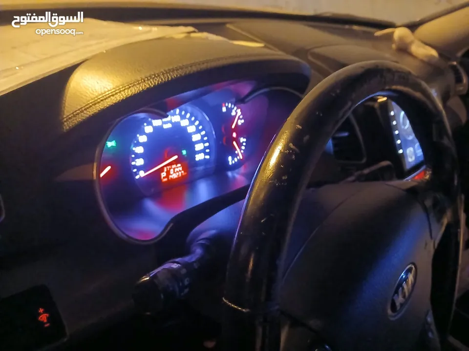 كيا  نظيفه جدا ماشيه 150 مبيمه مسجله الى شهر سته 2026 شاشه وميكف بااااارد وكل شي تمام