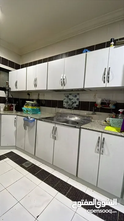 مطبخ المنيوم تقريبا 10متر نضيف للبيع