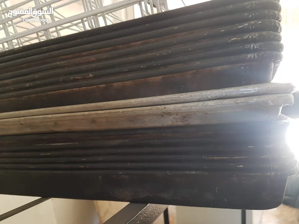 يوجد لدينا عدة مطعم معجنات للبيع بسعر حرق