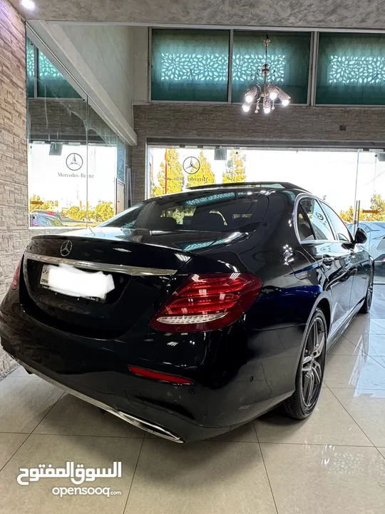 مرسيدس E300 موديل 2019 AMG اصلي ( بنزين )  فل كامل بانوراما بحالة الوكاله بسعر مغري جداا